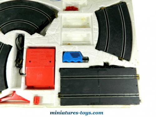 Voiture n°25 avec éclairage pour circuit Artin ou Jouef - Passion