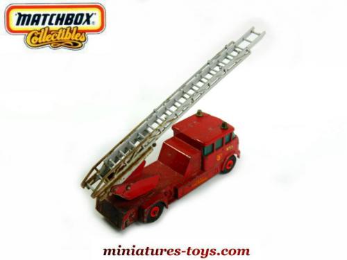 MATCHBOX LESNEY CAMION DE POMPIERS OCCASION BON ETAT D ORIGINE ET DE JEU