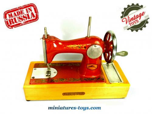 TOYANDONA Mini Machine à Coudre 1:12 Maison De Poupée - Accessoire Couture Rétro Jaune 5 Pièces