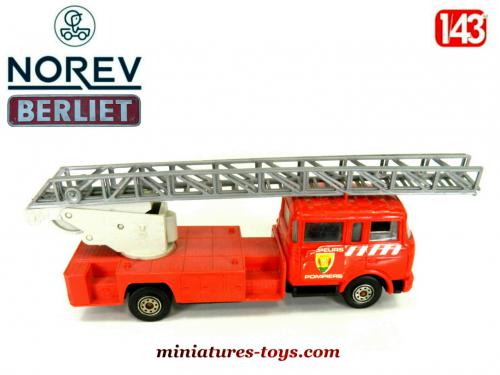 1/16 Norev 97 Berliet GBK 18 pompiers échelle en 3 éléments de 1969 Superbe état , complet - Modélisme