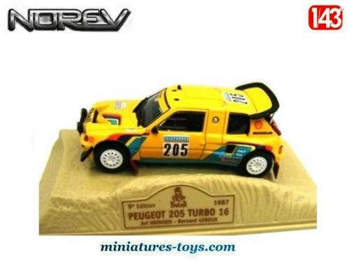 La Peugeot 205 T16 rallye Paris Dakar 1996 en miniature de Norev