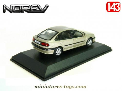 La Renault Laguna I RXT de 1997 grise en miniature par Norev au 1 43e miniatures toys