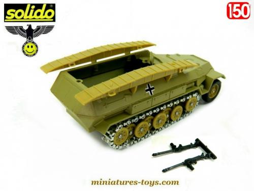Un Hanomag SdKfz 251 porte pontons en miniature Solido au 1/50e