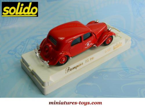 La Traction avant Citroën 15 cv miniature servant de briquet au 1/43e