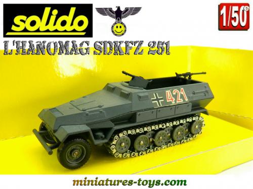 Le kit de l'Hanomag SdKfz 251 1 allemand par Esci au 1/72e