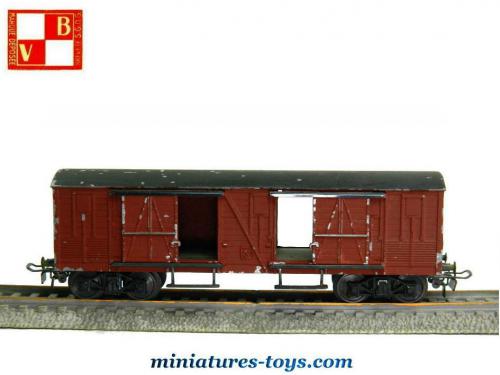 Le wagon marchandises couvert a bogies Diamond en miniature Jouef au H0 HO