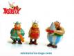 Un ensemble de 5 figurines Kinder inspirées du monde d'Asterix