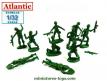 Un lot de 10 figurines Atlantic de soldats italiens au 1/32e