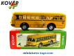 Un autobus Bussing jaune en miniature de style jouet ancien par Kovap au 1/50e