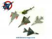 Un lot de 5 avions miniatures en métal incomplets au 1/150e