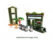 Un ensemble diorama base militaire et accessoires en miniatures