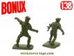 Un ensemble de 2 soldats français en plastique par Bonux au 1/38e