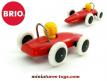 La voiture de course vintage en bois de la marque Brio