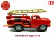 Le camion de pompiers échelle d'intervention en métal de style jouet ancien