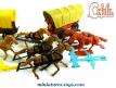 Un lot de deux chariots cowboys en plastique Cofalu années 1970 au 1/32e