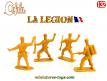 Un lot de 4 petits soldats de la légion en plastique brun par Cofalu au 1/32e