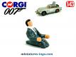 Le conducteur de l'Aston Martin James bond 007 par Corgi Toys au 1/43e