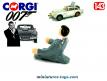 Le conducteur de l'Aston Martin James bond 007 par Corgi Toys au 1/43e