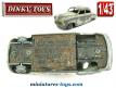 La Simca 9 Aronde berline miniature de Dinky Toys au 1/43e incomplète
