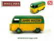 Le fourgon Peugeot D3A Lampe Mazda miniature de Dinky Toys au 1/50e