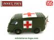 Une ambulance militaire Renault en miniature par Dinky Toys France au 1/55e