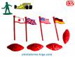 Un lot de 4 drapeaux miniatures pour vos petits soldats et circuits au 1/32e