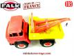 Le camion Henschel de dépannage miniature jouet vintage en plastique au 1/18e 
