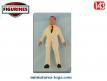 La figurine de l'homme en costume blanc et cravate en miniature métal au 1/43e