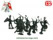 Les 12 petits soldats moyenâgeux et chevaliers en figurines plastique au 1/32e
