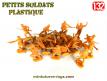 Un lot de 23 petits soldats US années 1980 en plastique brun au 1/32e