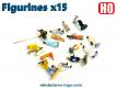 Un lot de quinze figurines diverses en miniatures au HO H0
