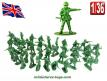 Un ensemble de 20 petits soldats anglais 1960 en plastique au 1/36e
