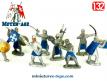 Les 10 petits soldats moyenâgeux et chevaliers en figurines plastique au 1/32e
