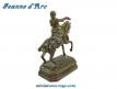 La statue équestre de Jeanne d'Arc en métal de 14 cm de haut incomplète