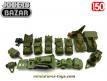 Un lot de 14 véhicules militaires miniatures jouets de bazar plastiques incomplets