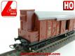Le wagon couvert avec guérite et éclairage en miniature par Lima au H0 HO