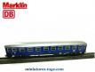 La voiture voyageurs bleue de la DB en miniature de Marklin au HO