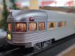 La voiture voyageurs Streamliner de la Santa Fe en miniature Marklin au HO H0