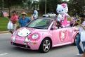 La New Beetle Volkswagen Hello Kitty en miniature rose par Sanrio au 1/24e