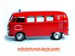 Le Combi Volkswagen type 2 ambulance pompier en miniature de Solido au 1/43e