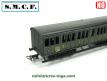 La voiture voyageurs 1er Cl courte A8t a bogies en miniature de SMCF au HO