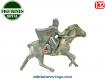 Une figurine en métal d'un Spahis français a cheval au 1/32e