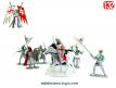Un ensemble de 8 figurines de chevaliers aux croisades en plastique au 1/32e