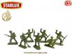 Un lot de 7 petits soldats de légion en plastique brun par Starlux au 1/32e