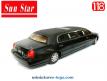 La Limousine Lincoln Town 2003 en miniature par Sun Star au 1/18e incomplète
