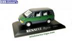 Le Renault Espace phase I de 1984 en miniature d'Universal Hobbies au 1/43e 