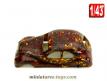 La voiture miniature en tôle de marque inconnue incomplète au 1/43e