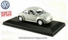 La voiture Volkswagen New Beetle gris métal en miniature au 1/43e